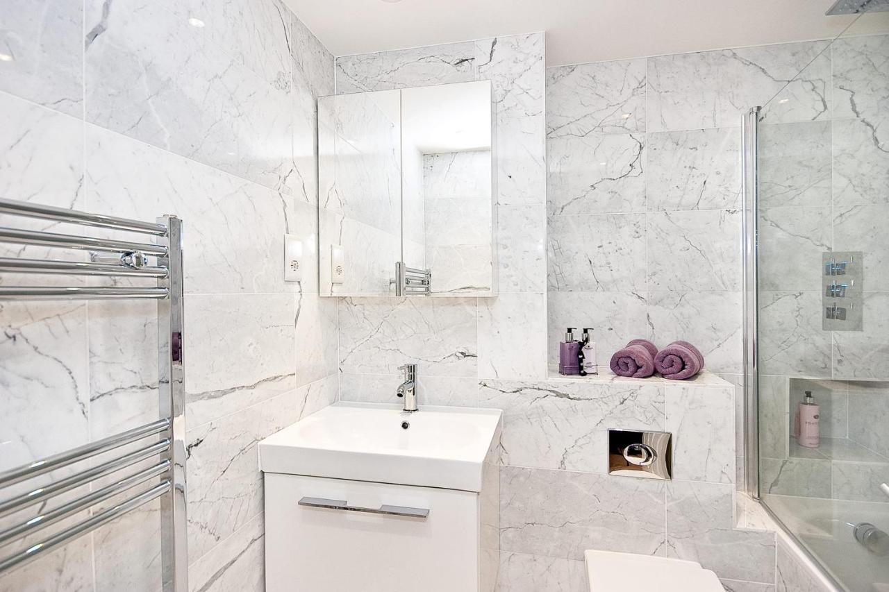Stunning 2-Bedroom-Hosted By Sweetstay Londres Extérieur photo